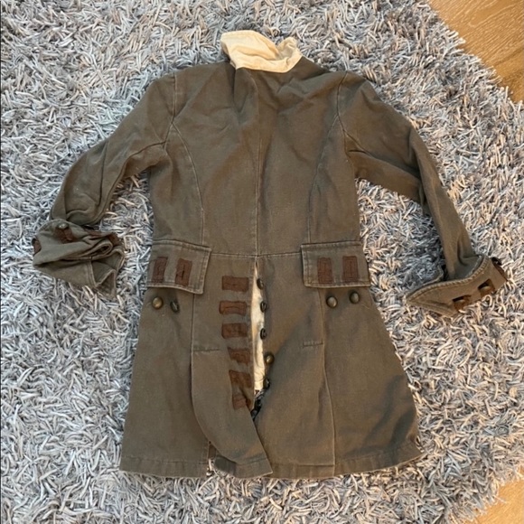 Multilayered Look Top - Picture 2 of 2